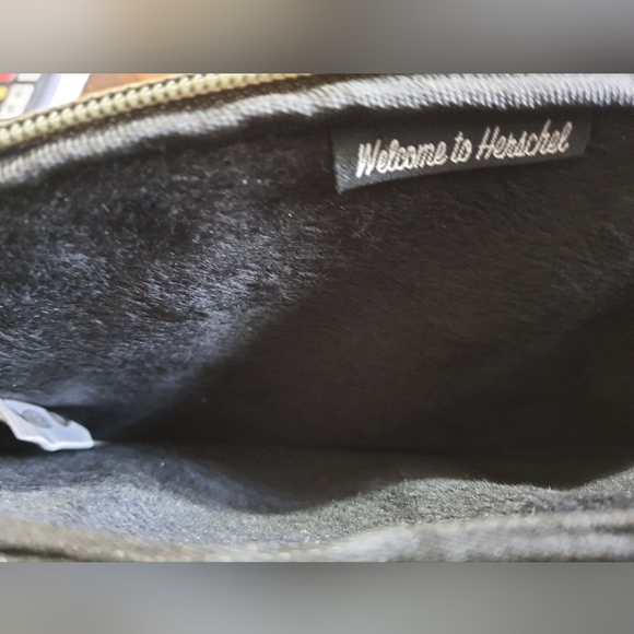 Herschel tablet case - Picture 2 of 2